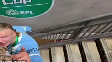 هالاند يتحدث العربية واحتفال مثير لأسطورة أرسنال في كواليس تتويج مانشستر سيتي